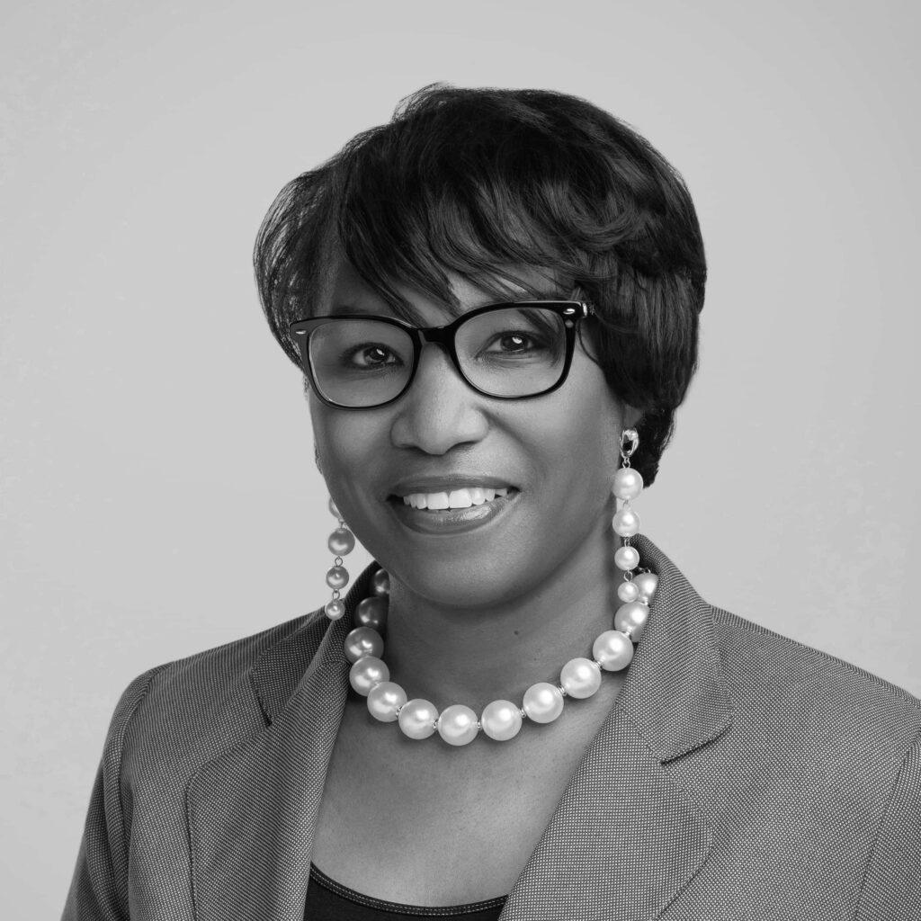 Belinda Robinson headshot