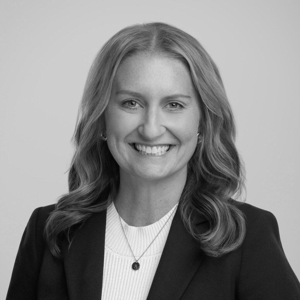 Kristin Ray headshot